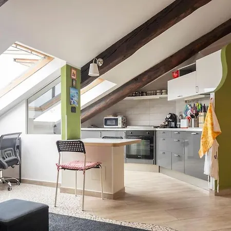 Cozy Attic In The Center Appartamento Torino