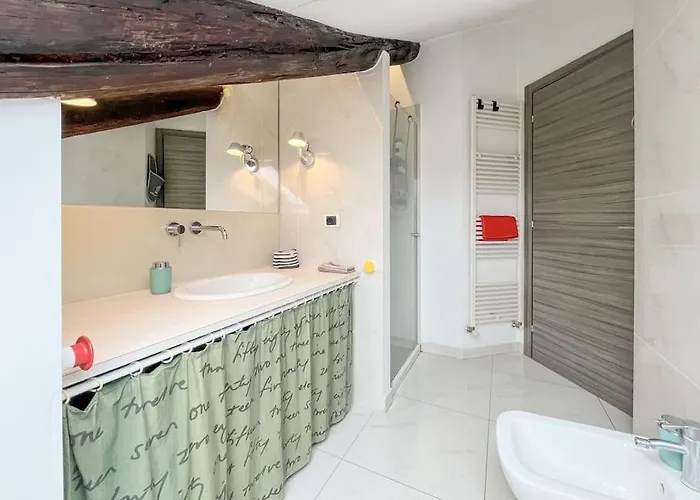 Cozy Attic In The Center